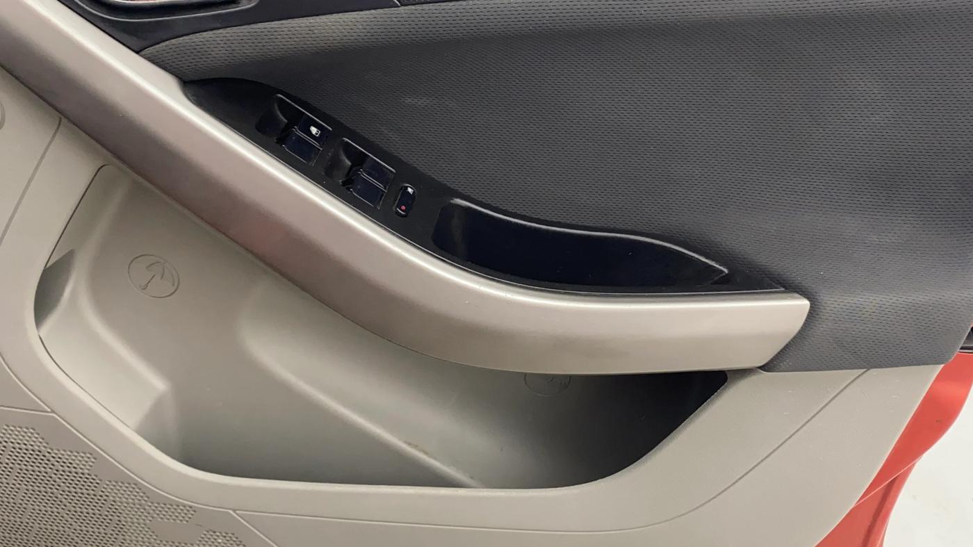 2019 Tata NEXON XZA PLUS DIESEL, Diesel, Automatic, 1,43,787 km, Driver Side Door Panels Control