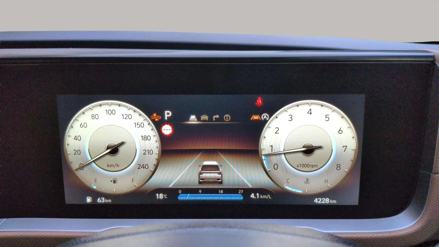 2024 Hyundai ALCAZAR Signature 7 STR 1.5 Turbo GDi Petrol DCT, Petrol, Automatic, 4,227 km, Odometer Image