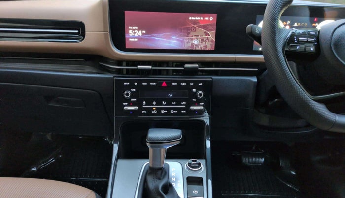 2024 Hyundai ALCAZAR Signature 7 STR 1.5 Turbo GDi Petrol DCT, Petrol, Automatic, 4,227 km, Air Conditioner