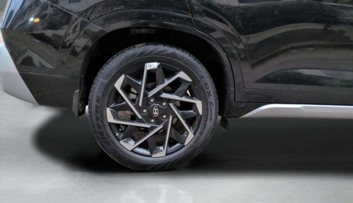 2024 Hyundai ALCAZAR Signature 7 STR 1.5 Turbo GDi Petrol DCT, Petrol, Automatic, 4,227 km, Right Rear Wheel