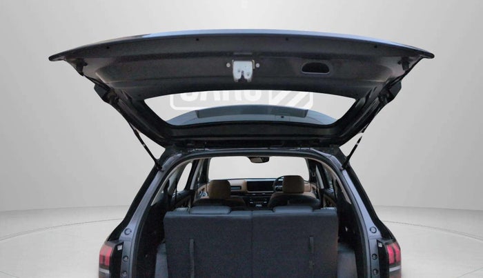 2024 Hyundai ALCAZAR Signature 7 STR 1.5 Turbo GDi Petrol DCT, Petrol, Automatic, 4,227 km, Boot Door Open