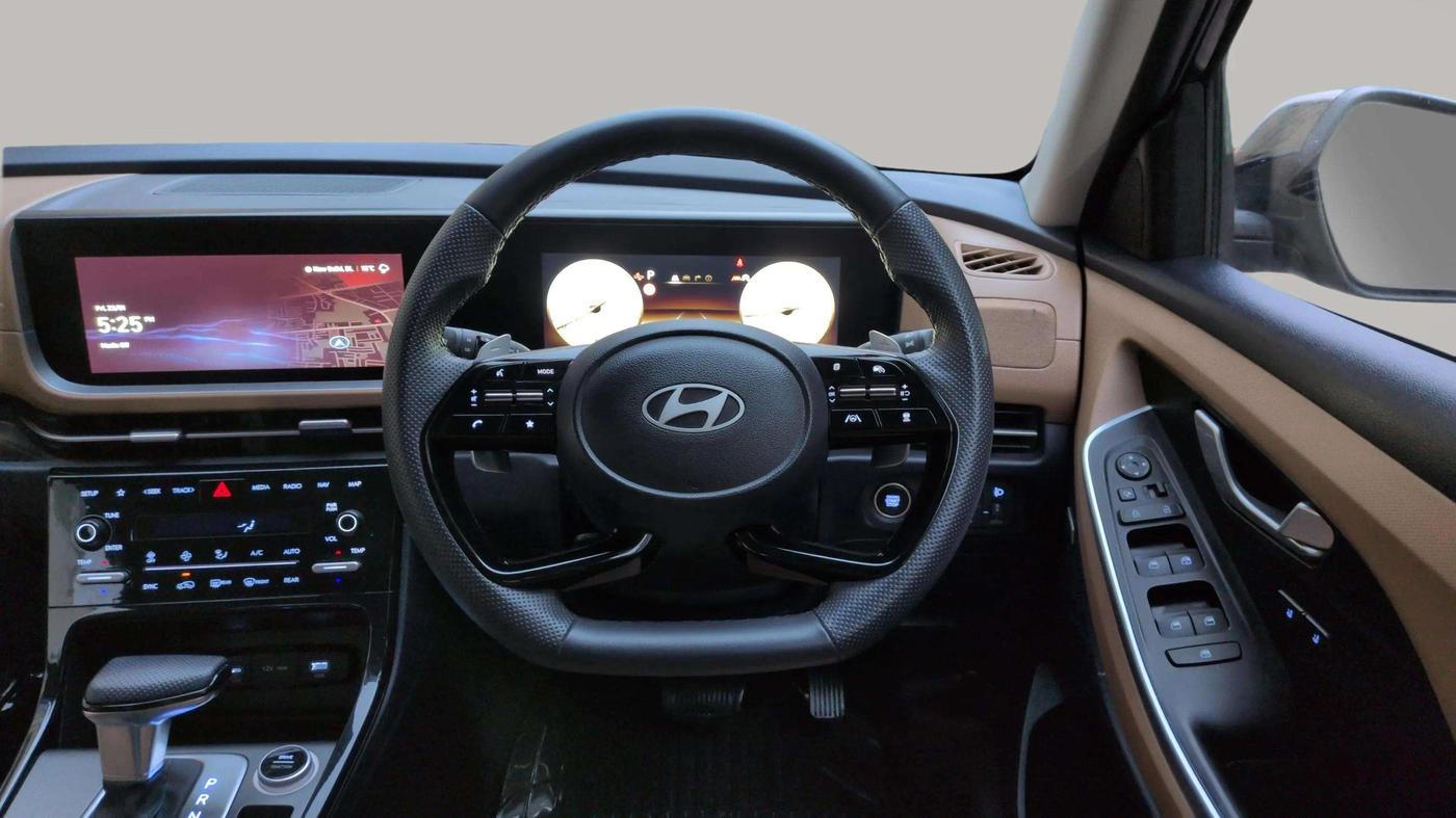 2024 Hyundai ALCAZAR Signature 7 STR 1.5 Turbo GDi Petrol DCT, Petrol, Automatic, 4,227 km, Steering Wheel Close Up