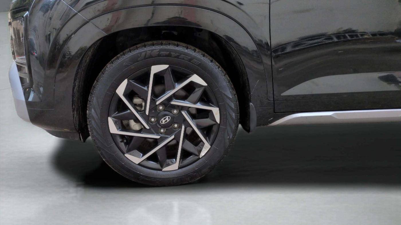2024 Hyundai ALCAZAR Signature 7 STR 1.5 Turbo GDi Petrol DCT, Petrol, Automatic, 4,227 km, Left Front Wheel