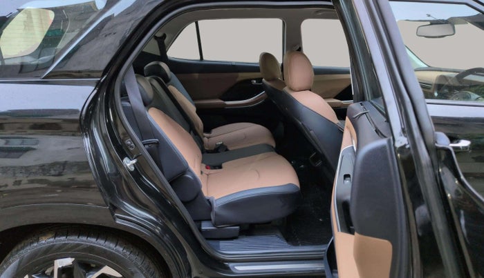 2024 Hyundai ALCAZAR Signature 7 STR 1.5 Turbo GDi Petrol DCT, Petrol, Automatic, 4,227 km, Right Side Rear Door Cabin