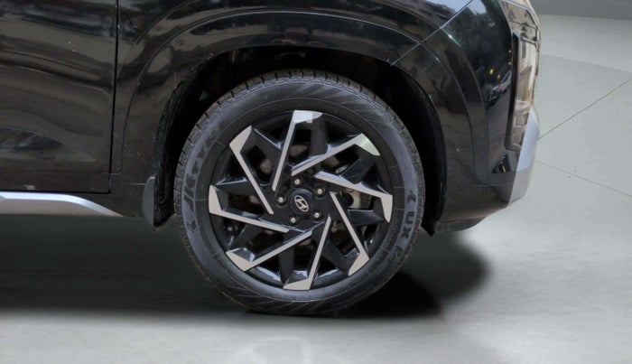 2024 Hyundai ALCAZAR Signature 7 STR 1.5 Turbo GDi Petrol DCT, Petrol, Automatic, 4,227 km, Right Front Wheel