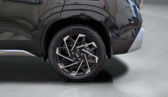 2024 Hyundai ALCAZAR Signature 7 STR 1.5 Turbo GDi Petrol DCT, Petrol, Automatic, 4,227 km, Left Rear Wheel