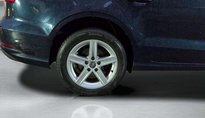 2018 Audi A3 35 TFSI PREMIUM PLUS, Petrol, Automatic, 24,077 km, Right Rear Wheel