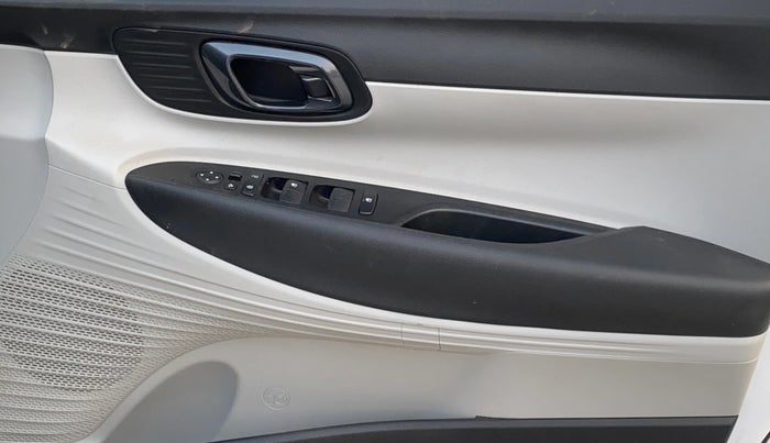 2025 Hyundai NEW I20 SPORTZ 1.2 IVT, Petrol, Automatic, 8,856 km, Driver Side Door Panels Control