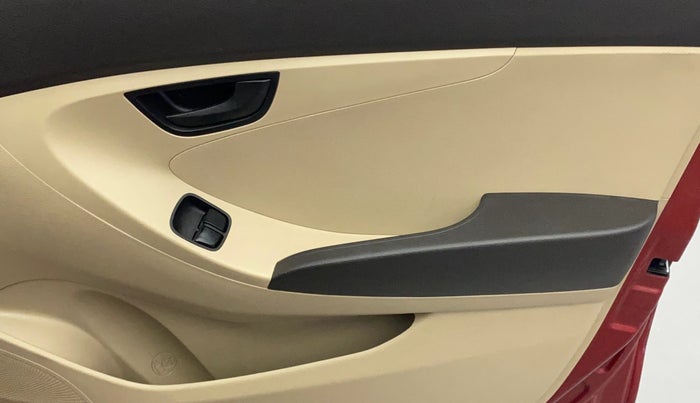 2017 Hyundai Eon ERA +, Petrol, Manual, 14,800 km, Driver Side Door Panels Control