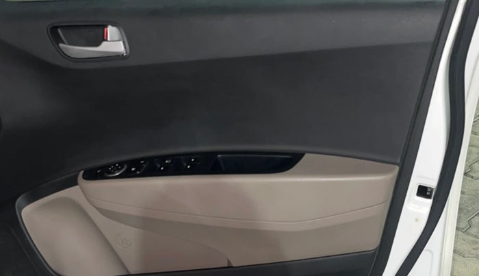 2015 Hyundai Xcent S 1.2, Petrol, Manual, 57,684 km, Driver Side Door Panels Control