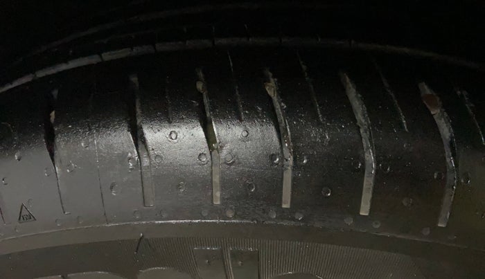 2025 Hyundai Verna  SX 1.5 MPI IVT, Petrol, Automatic, 10,992 km, Left Front Tyre Tread