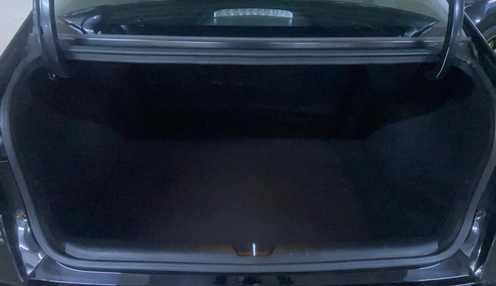 2025 Hyundai Verna  SX 1.5 MPI IVT, Petrol, Automatic, 10,992 km, Boot Inside