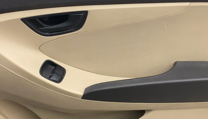 2017 Hyundai Eon ERA +, Petrol, Manual, 52,466 km, Driver Side Door Panels Control