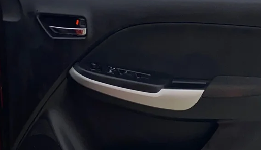 2016 Maruti Baleno DELTA PETROL 1.2, Petrol, Manual, 77,090 km, Driver Side Door Panels Control