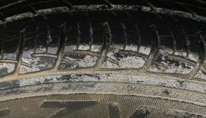 2015 Maruti Ertiga VXI, Petrol, Manual, 16,876 km, Left Front Tyre Tread