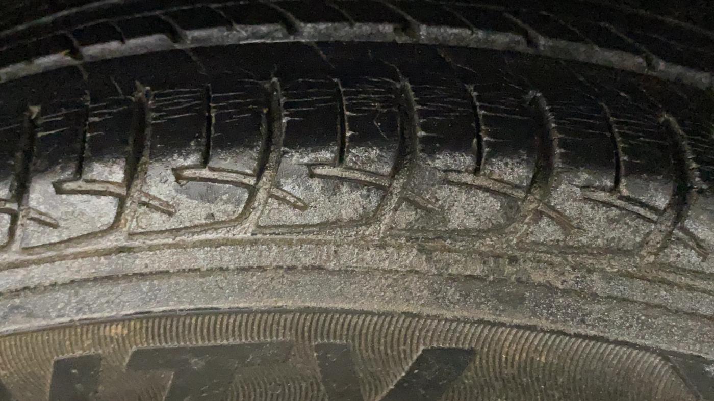 2015 Maruti Ertiga VXI, Petrol, Manual, 16,876 km, Right Front Tyre Tread