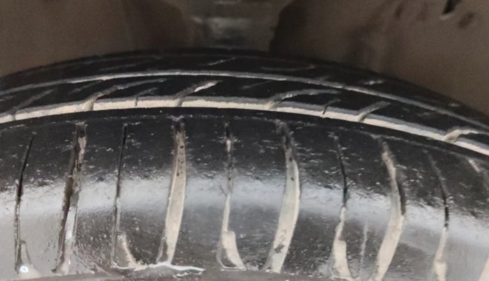 2016 Maruti Wagon R 1.0 VXI AMT, Petrol, Automatic, 49,646 km, Right Front Tyre Tread