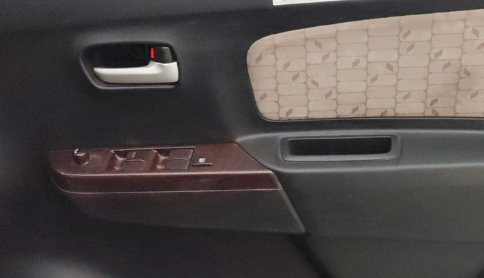 2016 Maruti Wagon R 1.0 VXI AMT, Petrol, Automatic, 49,646 km, Driver Side Door Panels Control