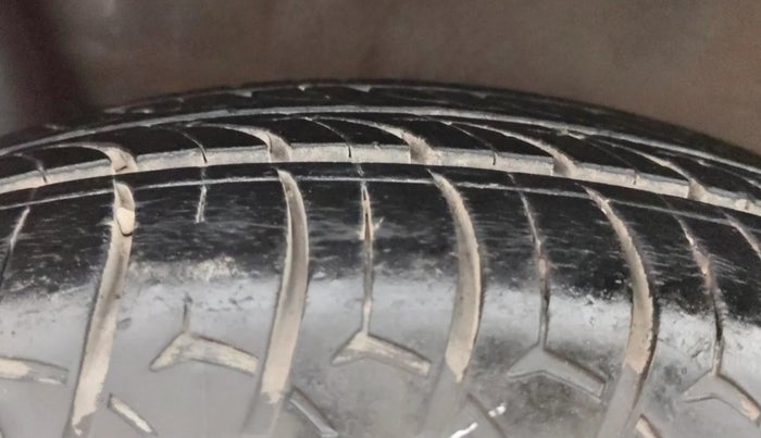 2016 Maruti Wagon R 1.0 VXI AMT, Petrol, Automatic, 49,646 km, Right Rear Tyre Tread