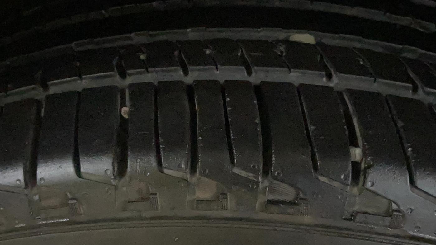 2021 Mahindra Thar LX D 4WD AT CONVERTIBLE, Diesel, Automatic, 63,777 km, Right Rear Tyre Tread