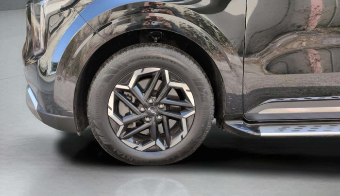 2025 KIA CARNIVAL LIMOUSINE PLUS 2.2 7 STR, Diesel, Automatic, 10,558 km, Left Front Wheel