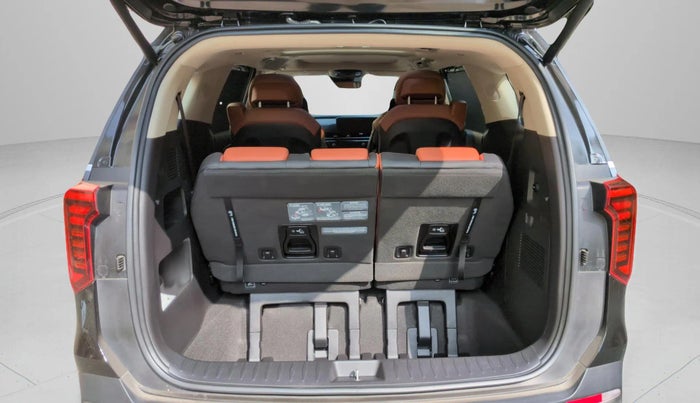 2025 KIA CARNIVAL LIMOUSINE PLUS 2.2 7 STR, Diesel, Automatic, 10,558 km, Boot Inside