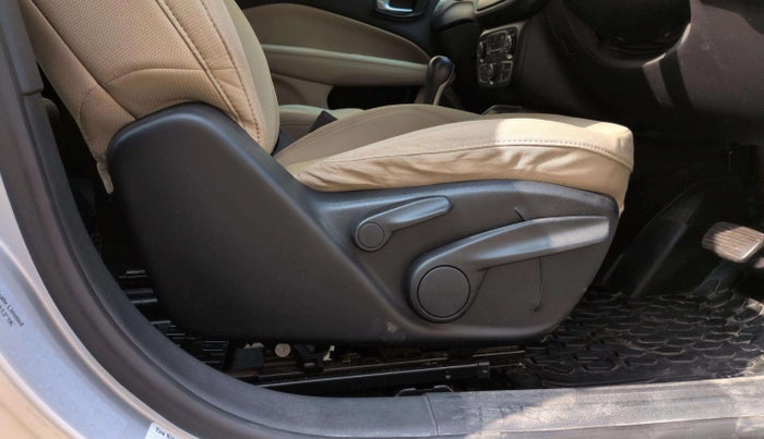 2019 Jeep Compass LONGITUDE (O) 1.4 PETROL AT, Petrol, Automatic, 50,367 km, Driver Side Adjustment Panel