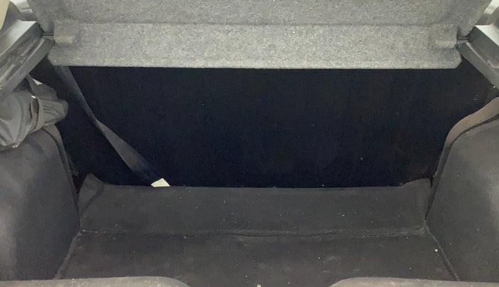 2016 Fiat Punto EVO DYNAMIC 1.2, Petrol, Manual, 60,364 km, Boot Inside