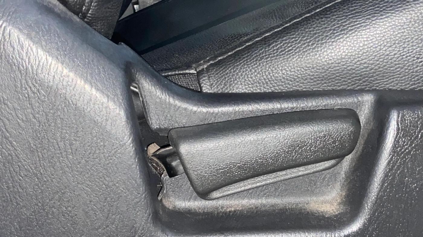 2022 Maruti Alto LXI O, Petrol, Manual, 8,104 km, Driver Side Adjustment Panel