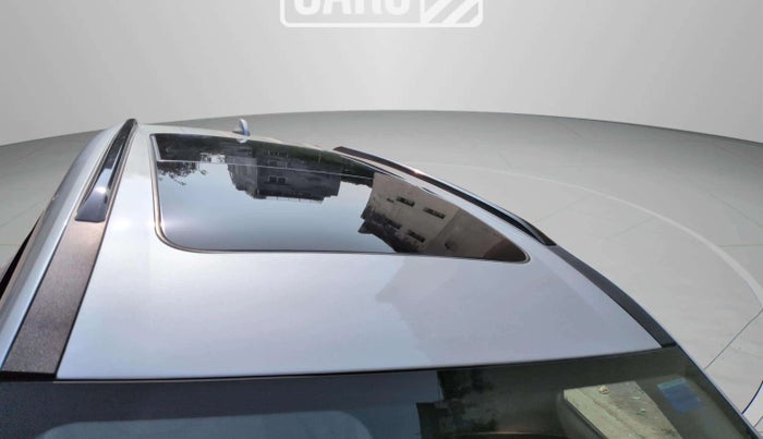 2024 Mahindra XUV700 AX 7 P AT 7 STR, Petrol, Automatic, 12,231 km, Roof