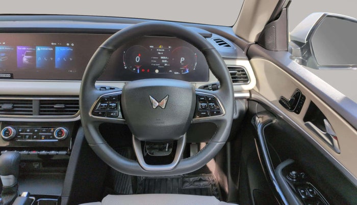2024 Mahindra XUV700 AX 7 P AT 7 STR, Petrol, Automatic, 12,231 km, Steering Wheel Close Up