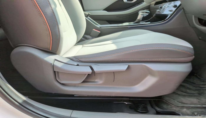 2024 Hyundai Creta SX TECH 1.5 PETROL iVT, Petrol, Automatic, 8,823 km, Driver Side Adjustment Panel