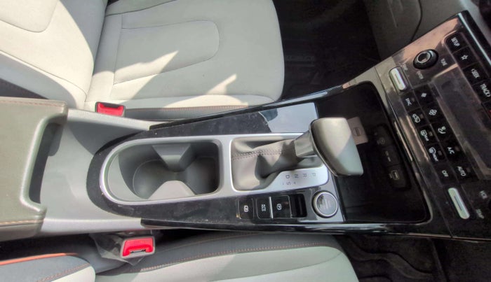 2024 Hyundai Creta SX TECH 1.5 PETROL iVT, Petrol, Automatic, 8,823 km, Gear Lever