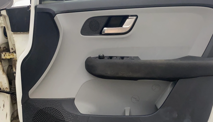 2020 Tata ALTROZ XZ PETROL, Petrol, Manual, 18,468 km, Driver Side Door Panels Control