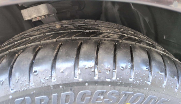 2021 Mercedes Benz C Class C 200 Progressive, Petrol, Automatic, 33,827 km, Left Rear Tyre Tread