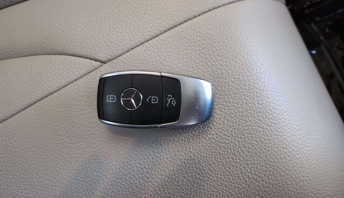 2021 Mercedes Benz C Class C 200 Progressive, Petrol, Automatic, 33,827 km, Key Close Up