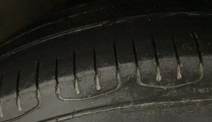 2020 Maruti Swift VXI, Petrol, Manual, 69,344 km, Left Rear Tyre Tread