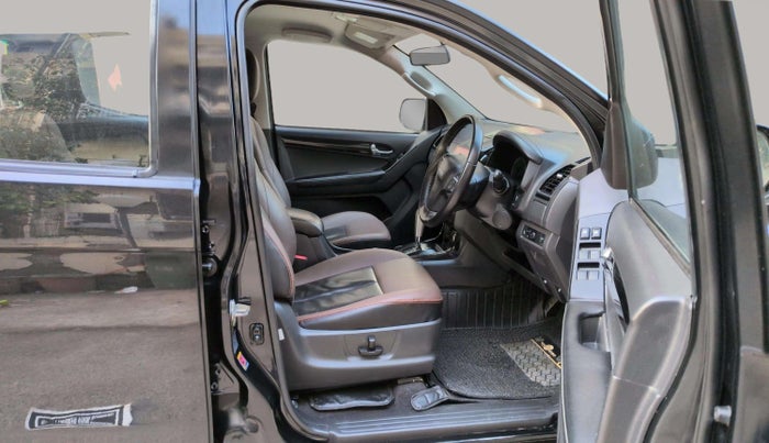 2022 ISUZU D-Max V Cross Z PRESTIGE 4X4AT, Diesel, Automatic, 46,876 km, Right Side Front Door Cabin