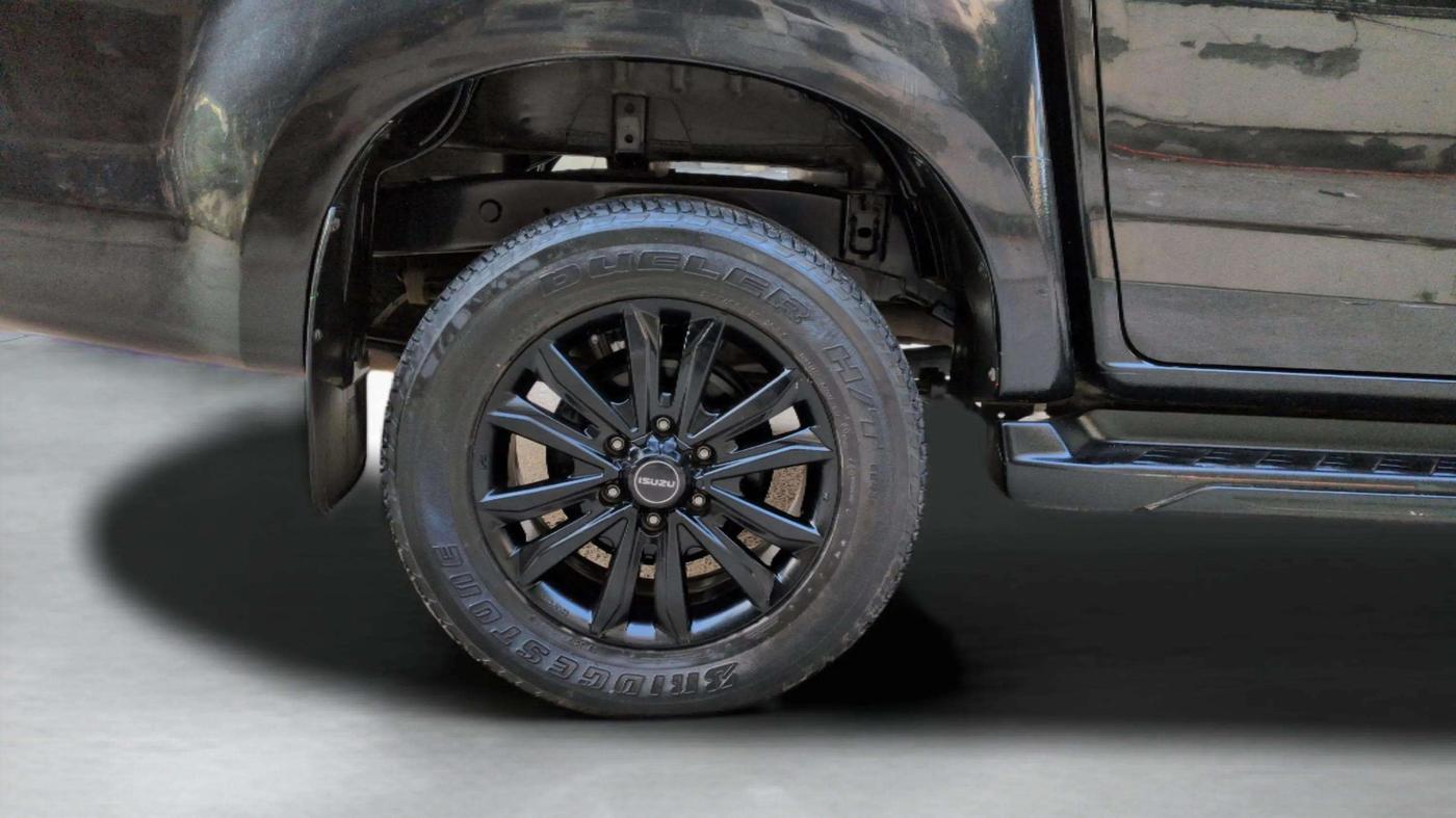 2022 ISUZU D-Max V Cross Z PRESTIGE 4X4AT, Diesel, Automatic, 46,876 km, Right Rear Wheel