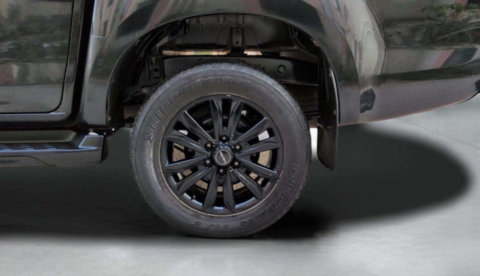 2022 ISUZU D-Max V Cross Z PRESTIGE 4X4AT, Diesel, Automatic, 46,876 km, Left Rear Wheel