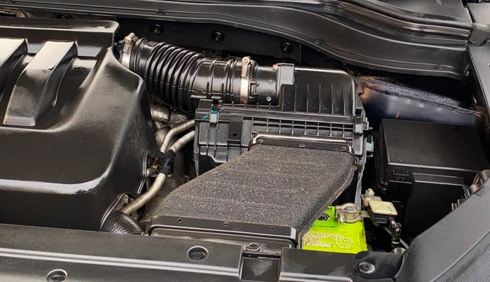 2022 Mahindra XUV700 AX 5 P MT 5 STR, Petrol, Manual, 69,318 km, Engine View - Left