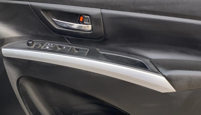 2018 Maruti S Cross ALPHA 1.3, Diesel, Manual, 60,172 km, Driver Side Door Panels Control