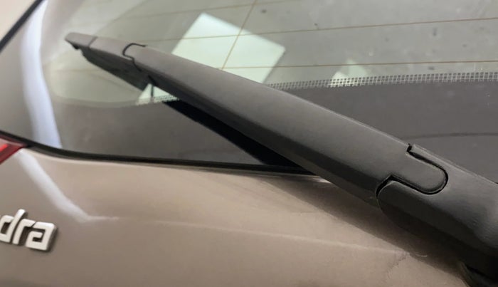 2018 Mahindra XUV500 W11 AT, Diesel, Automatic, 84,090 km, Rear Wiper