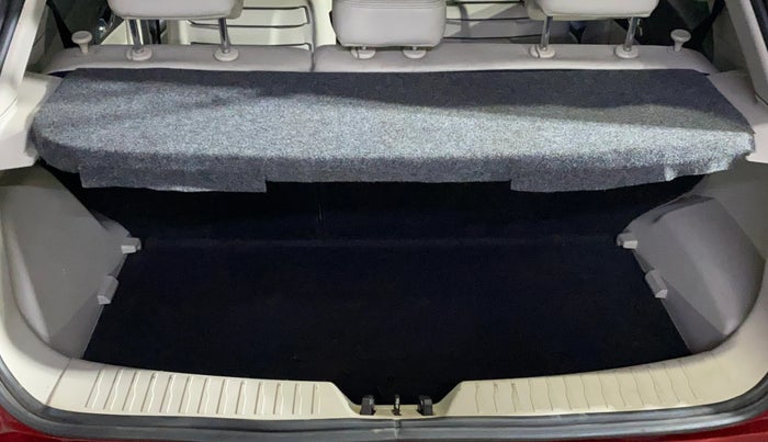 2021 Mahindra XUV300 W8 (O) 1.2 PETROL, Petrol, Manual, 39,740 km, Boot Inside