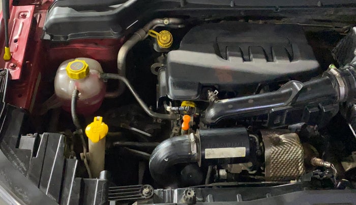 2021 Mahindra XUV300 W8 (O) 1.2 PETROL, Petrol, Manual, 39,740 km, Engine View - Right