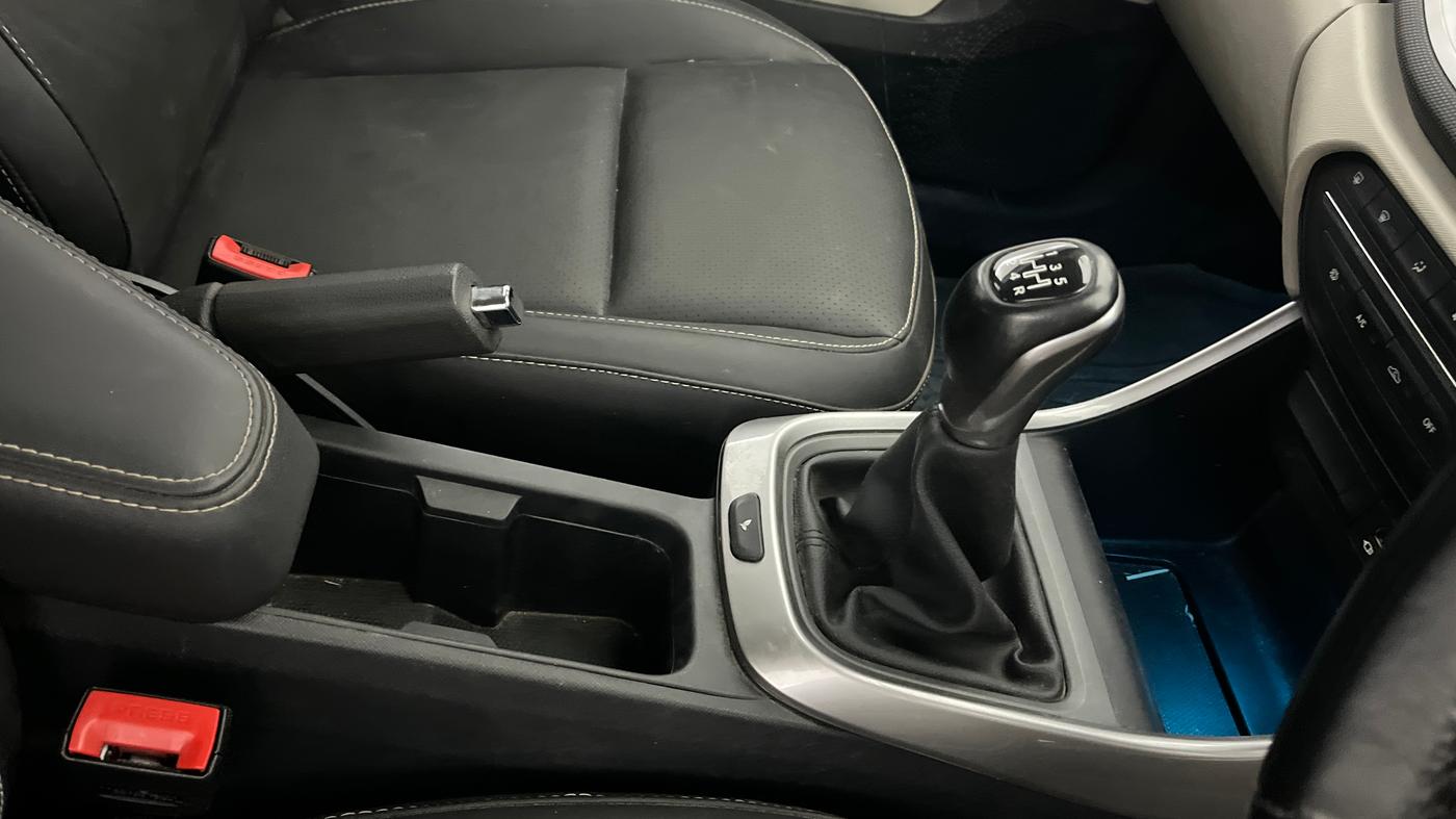 2023 Tata ALTROZ XZ PLUS PETROL, Petrol, Manual, 19,861 km, Gear Lever