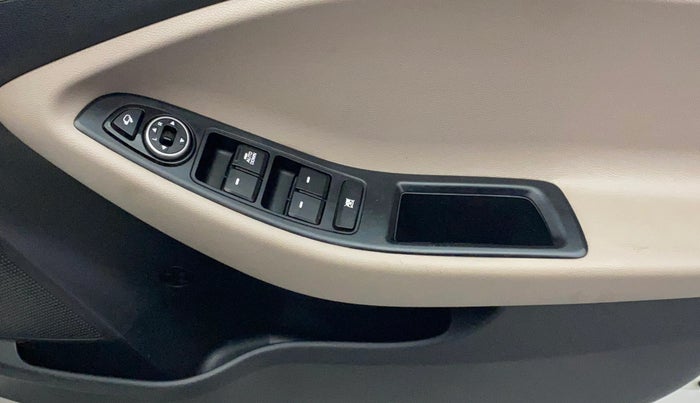 2015 Hyundai Elite i20 SPORTZ 1.2, Petrol, Manual, 68,266 km, Driver Side Door Panels Control