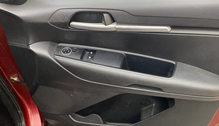 2021 KIA SONET HTE 1.2, Petrol, Manual, 47,881 km, Driver Side Door Panels Control