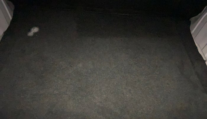 2018 Renault Kwid RXT 1.0, Petrol, Manual, 61,303 km, Boot Inside