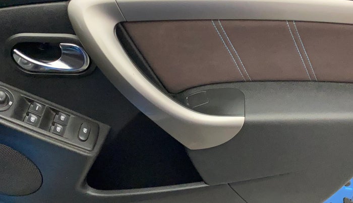 2020 Renault Duster RXZ 1.3 TURBO PETROL MT, Petrol, Manual, 25,335 km, Driver Side Door Panels Control